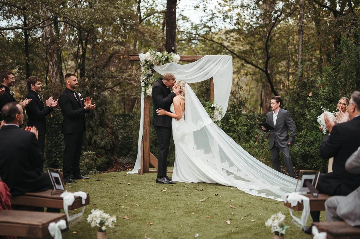 Cushi and Sam's first kiss